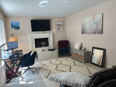 Private Room in 2Bed.1.5Bath