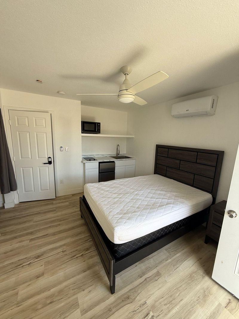 roommates in Undisclosed, Phoenix, AZ 85017 Bedrooms & Studio Rooms w/ private baths & entrances in a freshly renovated house (id. 11062) - cirtru.com