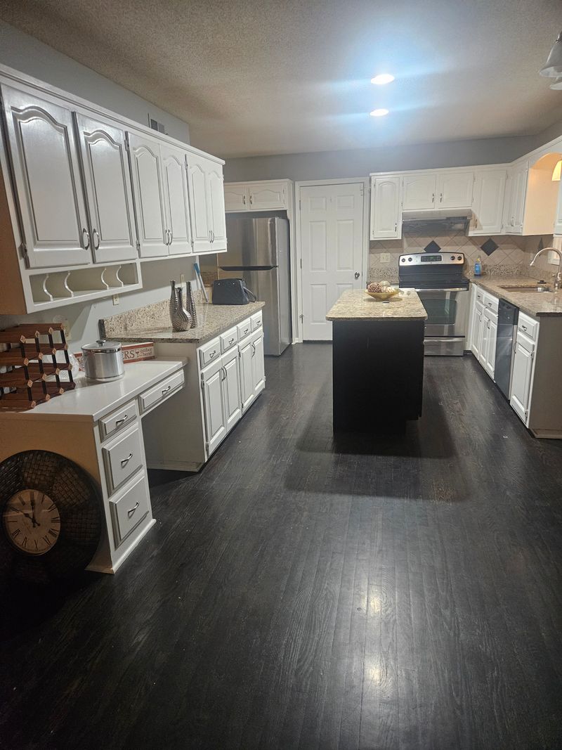 roommates in Olathe Private Room in 5Bed.3Bath - cirtru.com