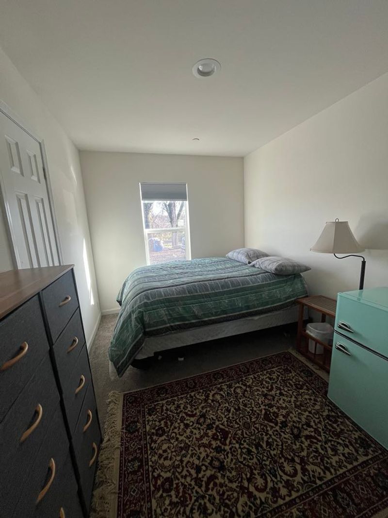 roommates in Lakeport Private Room in 3Bed.1.5Bath - cirtru.com