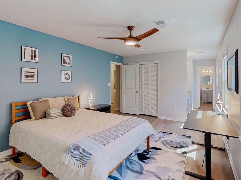 ELEVATED Rooms Decatur•Largest Room Available•Workspace • Quiet Street• Utilities and FAST WIFI Included •Professional Cleaning Service •Safe Space •  Near public transit and highways • 5 STAR Host (id. 20831)