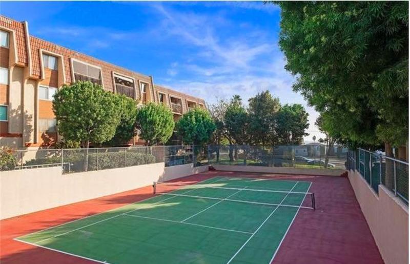 roommates in Signal Hill Private Room in 2Bed.2Bath - cirtru.com