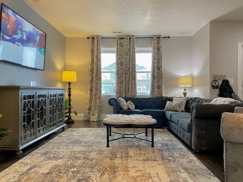 Private Room in 5Bed.2.5Bath