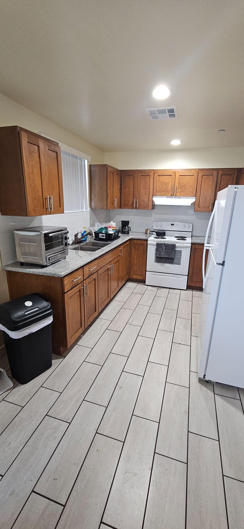 Live in South Los Angeles, a 2 minute walk to transit stop Imperial / Wadsworth (id. 38945)