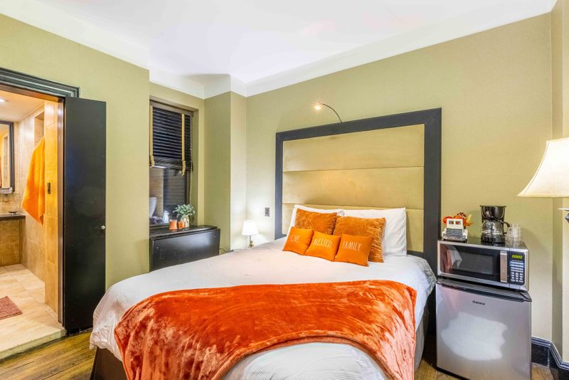 Room1Bed.1Bath