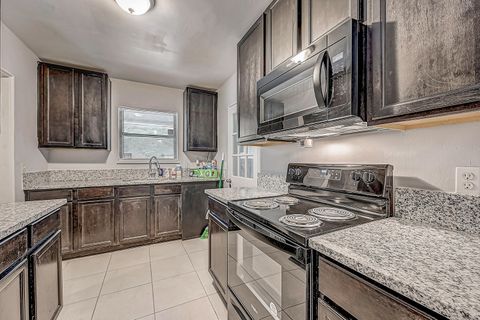 roommates in Undisclosed, Jacksonville, FL 32211 SuperHost Updated Arlington Home Near Parks & Downtown! (id. 3030) - cirtru.com