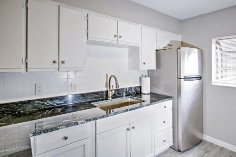High-quality & newly-renovated Tampa House with Patio or porch (id. 1859)
