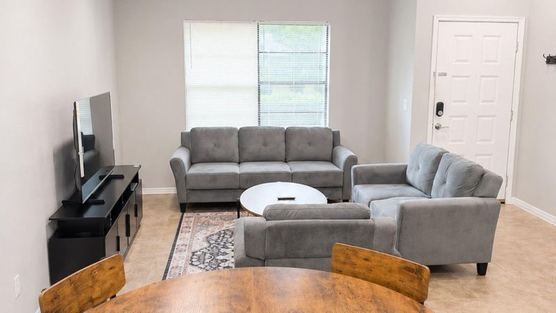 roommates in Undisclosed, Gainesville, FL 32608 SW Gainesville Location quick excess to UF, Shands, Butler Plaza, Shopping, Dining, & Major Roadways (id. 22404) - cirtru.com