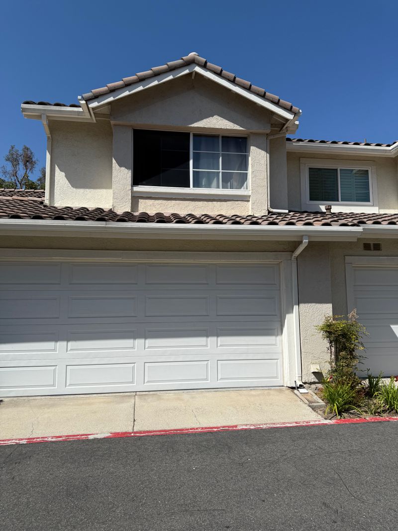 roommates in Lake Forest Room2Bed.2.5Bath - cirtru.com