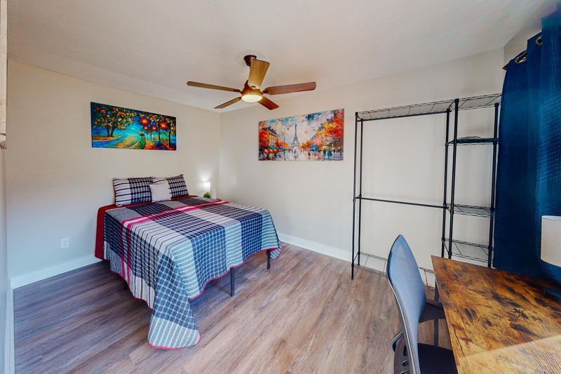 Clean & Bright Atlanta Home | Furnished, Secure, and Spacious | No Move-In Fee , Free Wi-Fi , Monthly Cleanings , Bus Stop 1.2 Mile Away , and Grocery Store 1.3 Miles Away (id. 11020)