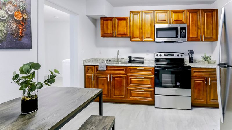 roommates in Undisclosed, Tampa, FL 33610 YBOR CITY !!!  Bus line half block away!! 
Comfortable & homey Tampa home (id. 4409) - cirtru.com