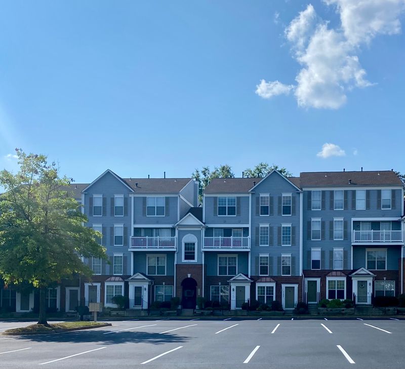 roommates in Sterling Entire Place 2Bed.2.5Bath - cirtru.com