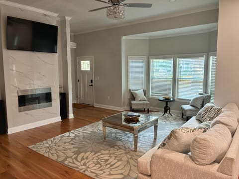 Entire Place 6Bed.5.5Bath