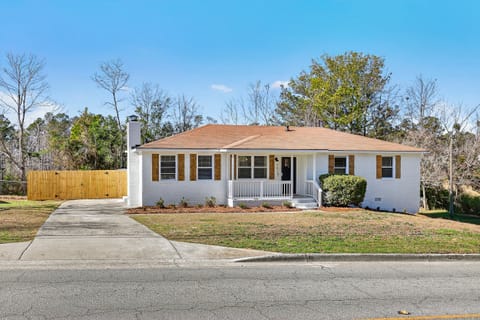 Entire Place 4Bed.2Bath