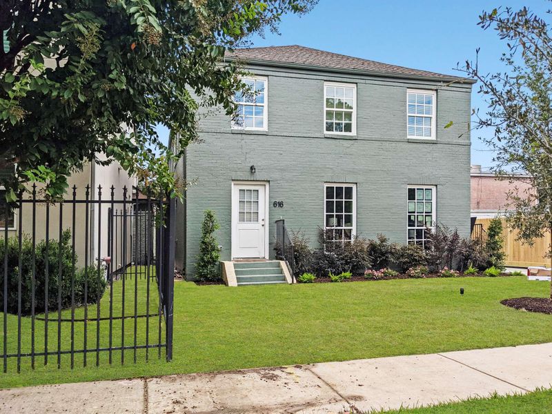 roommates in Undisclosed, Houston, TX 77006 Montrose Living | Utilities, WiFi, Laundry Included | Desk in Every Room | Shared Home (id. 30806) - cirtru.com