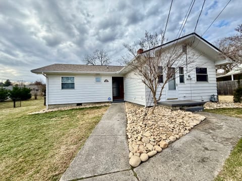 Entire Place 3Bed.1Bath