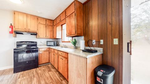 Live in Conley, a 3 mins drive to transit stop SR 42 @ Rock Cut Pl (id. 1211)