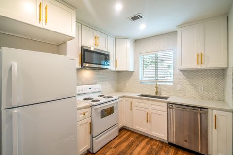 roommates in Undisclosed, Pasadena, TX 77506 Newly Renovated Pasadena Home! *Super Host* (id. 4873) - cirtru.com