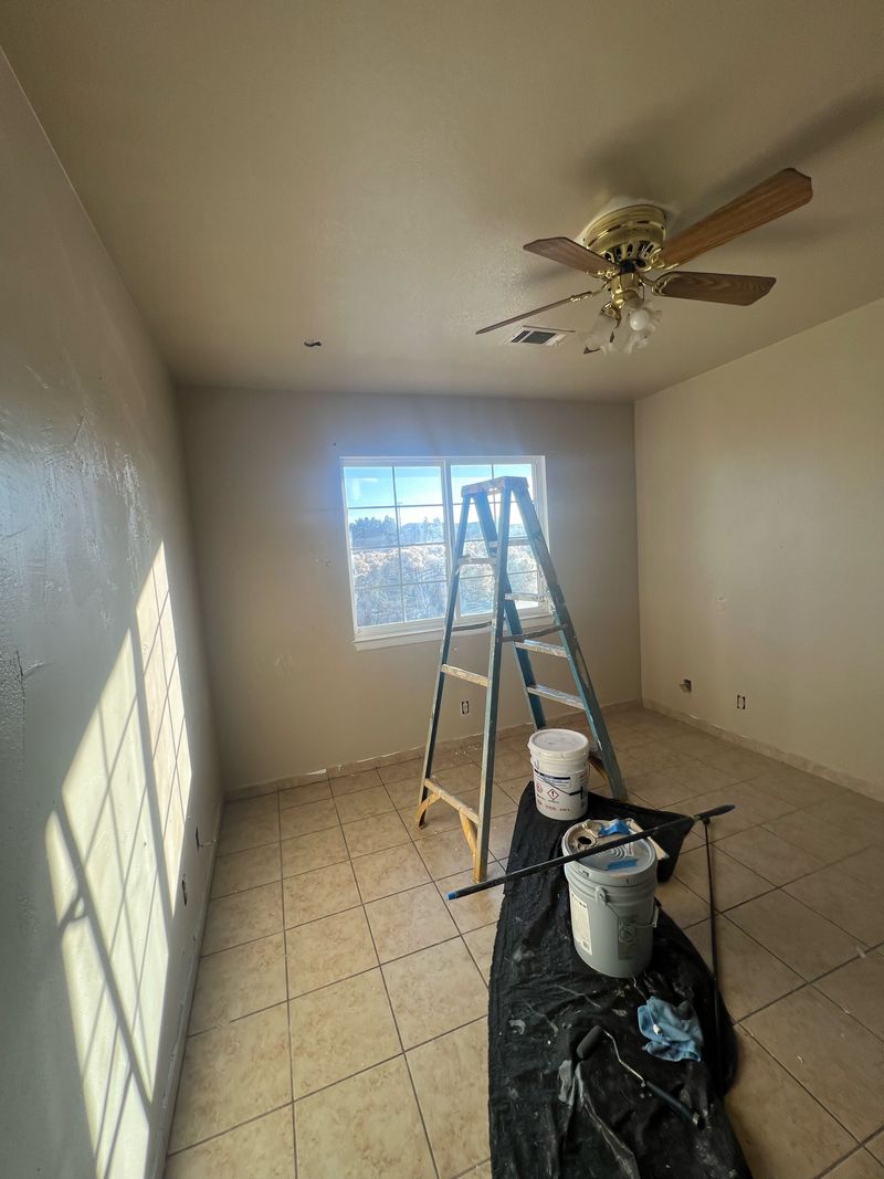 roommates in Hesperia Private Room in 5Bed.1Bath - cirtru.com