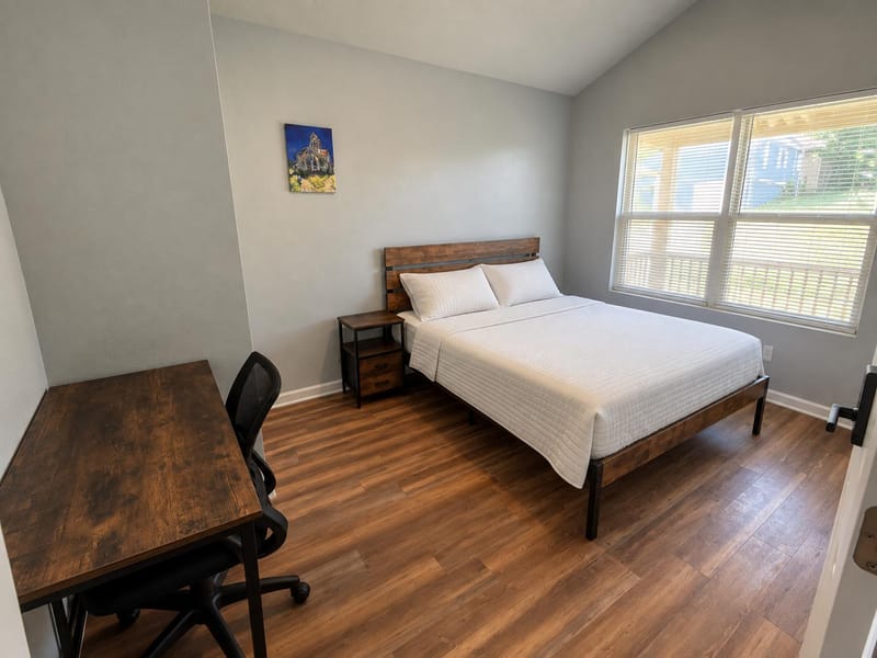 South Central Kansas City House Newly-renovated & cozy (id. 8001)