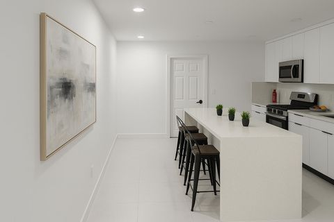 Quiet Miami Retreat  Renovated • Affordable • Parking • Near Everything (id. 13382)