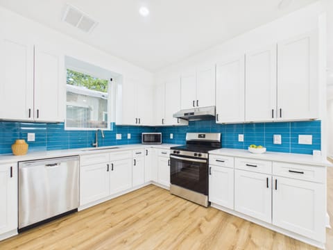 roommates in Undisclosed, Austin, TX 78702 Live in MLK (id. 40194) - cirtru.com