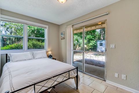 roommates in Undisclosed, Jacksonville, FL 32208 Move In NOW | Near NAS Jax & Downtown | WiFi & Utilities Included | Backyard | Parking | From $121/wk (id. 3467) - cirtru.com