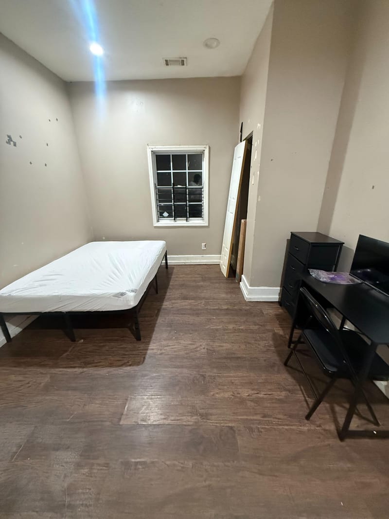 Furnished Private Room in West End | Steps to Bus & MARTA | Minutes To Downtown (id. 45963)