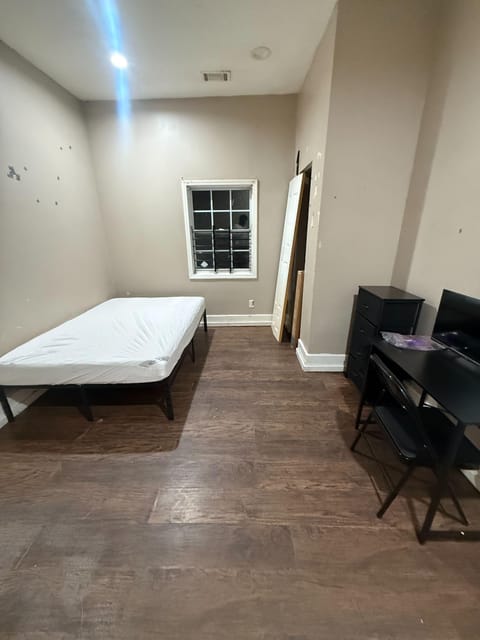 roommates in Undisclosed, Atlanta, GA 30310 Furnished Private Room in West End | Steps to Bus & MARTA | Minutes To Downtown (id. 45963) - cirtru.com