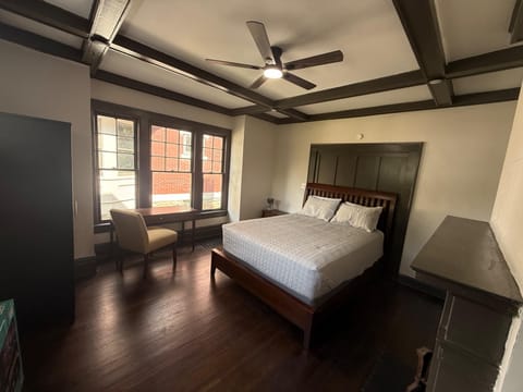 roommates in Undisclosed, Columbus, OH 43205 Live in Old Oaks Historic District, 5 minute walk to transit stop, close to Children’s Hospital (id. 34985) - cirtru.com