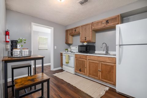 roommates in Undisclosed, Jacksonville, FL 32254 Hey!  You just found the best Padsplit |  Cozy & Newly Renovated  Home    |    Valet Trash Services included |  Fast & Reliable Wifi                                                                 Earn a week free ! (id. 8263) - cirtru.com