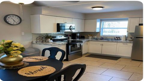 Friends Of Ridgecrest Home, a 5 minute walk to transit stop Gooden Xing + 1499 (id. 19050)