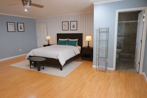 Private Room in 4Bed.3Bath