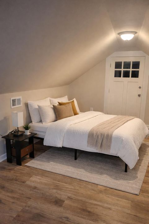 Cozy & Modern Baltimore Retreat   Newly Renovated Gem  Close to Dining  & City Hotspots   Comfort Meets Convenience (id. 5974)