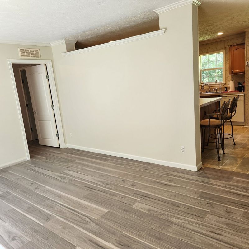 roommates in Asheville Shared Room in 1Bed.1Bath - cirtru.com