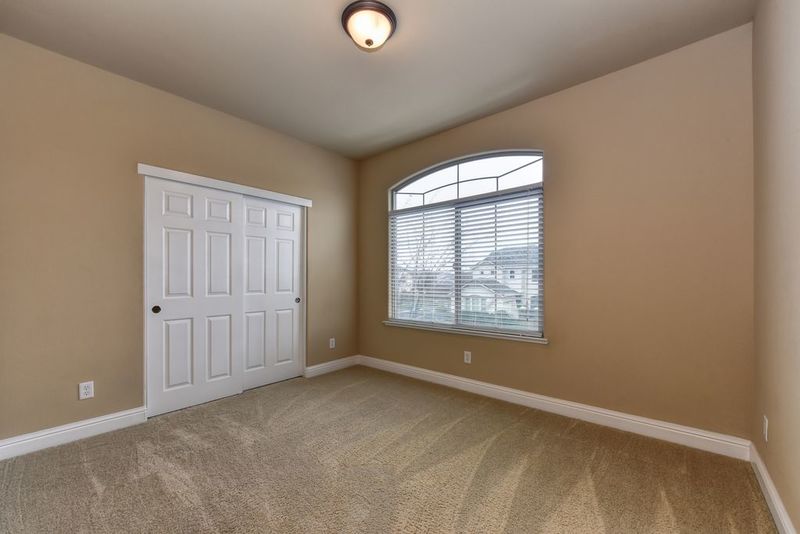roommates in Roseville Private Room in 6Bed.4Bath - cirtru.com