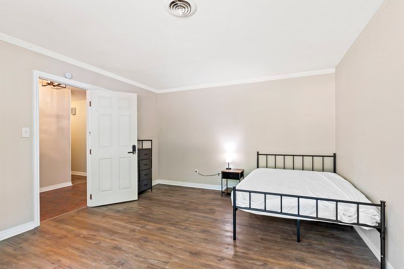roommates in Undisclosed, Euless, TX 76040 Modern & spacious Euless TX House with Dining area (id. 7834) - cirtru.com