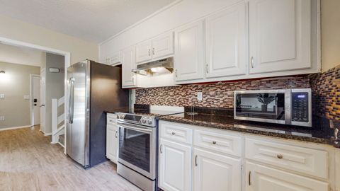 roommates in Undisclosed, Lithonia, GA 30058 SuperHost Spacious Home with Yard & Close to Parks & Shopping (id. 1045) - cirtru.com