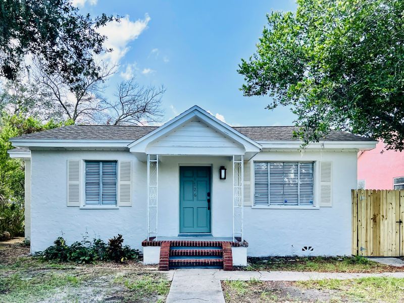 roommates in Undisclosed, St. Petersburg, FL 33712 Beautiful St. Pete House with Large Backyard and Personal Fridge In Room (id. 4228) - cirtru.com