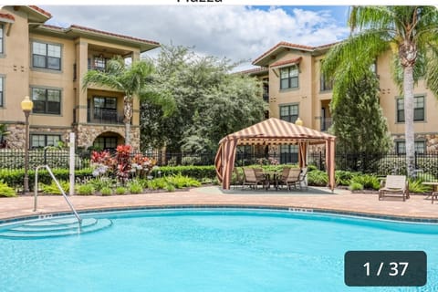 Entire Place 4Bed.2.5Bath