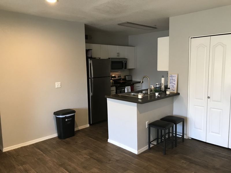 Private Room in 3Bed.2Bath