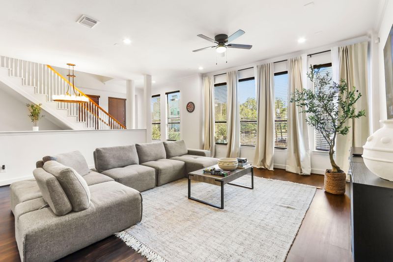 roommates in Undisclosed, Houston, TX 77004 Modern 3BR+3.5 B+ Rooftop+Balcony (id. 22693) - cirtru.com