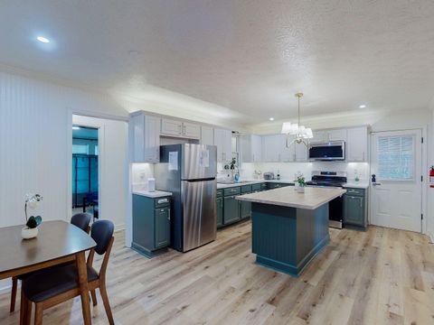 Experience Modern CoLiving - Fall 2025 Renovated Home in Duluth | Private Furnished Rooms | All Utilities |  Easy Fast Approval | Move In Today (id. 17904)