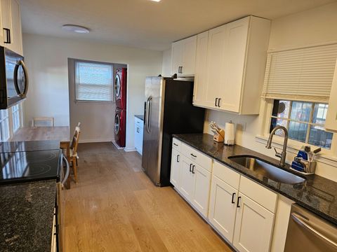 Peaceful Shared Home | Big Bedrooms, Easy Parking, Great Location (id. 29094)