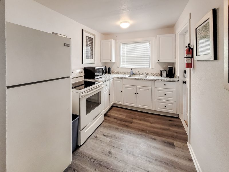 roommates in Undisclosed, St. Petersburg, FL 33707 St. Petersburg House. Spacious & comfortable,  close to public transportation. (id. 2319) - cirtru.com