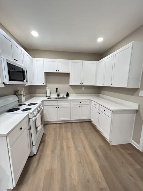 roommates in Undisclosed, Atlanta, GA 30315 Newly Renovated All-Ensuite Home Near Downtown Atlanta! (id. 36006) - cirtru.com