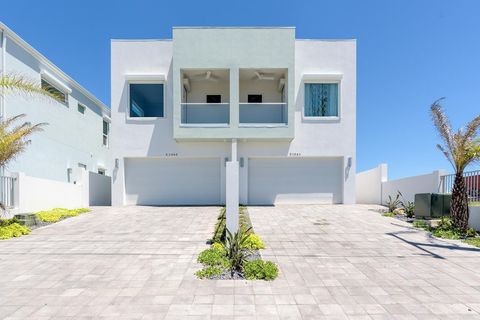 Best, Beautiful , Big and Beachside