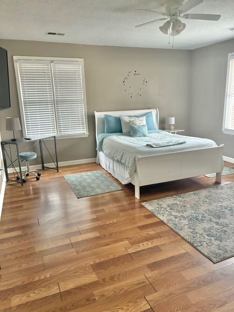Annesdale Home -Private 3 bd/2.5 ba close to Downtown/Medical District (id. 28569)
