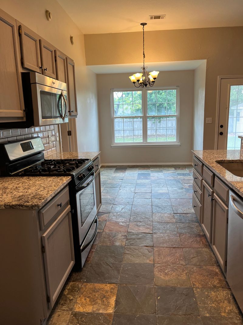 roommates in Collinsville Private Room in 4Bed.2Bath - cirtru.com