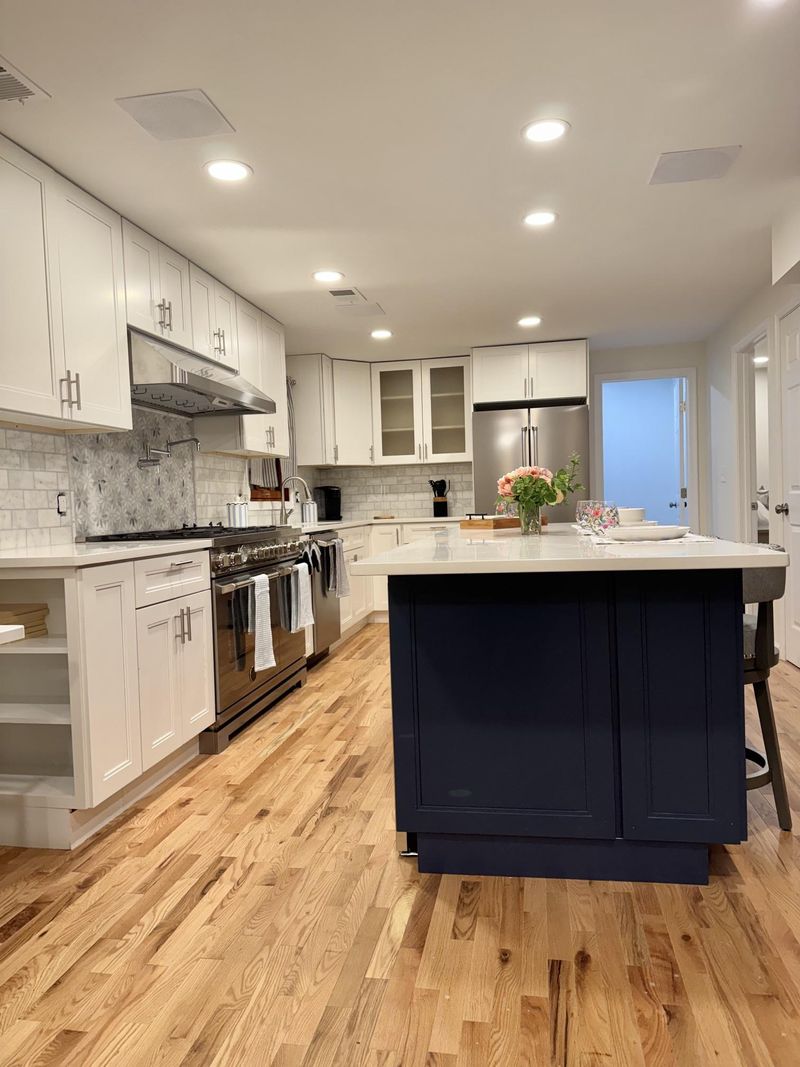 roommates in Undisclosed, Silver Spring, MD 20910 Furnished Queen Room with Private Bath, Wi-Fi & Laundry Close to Metro and Rock Creek Park (id. 34535) - cirtru.com